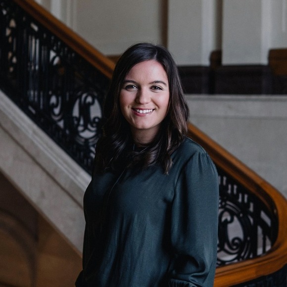 Meet your Posher, Mikayla - Picture 1 of 1